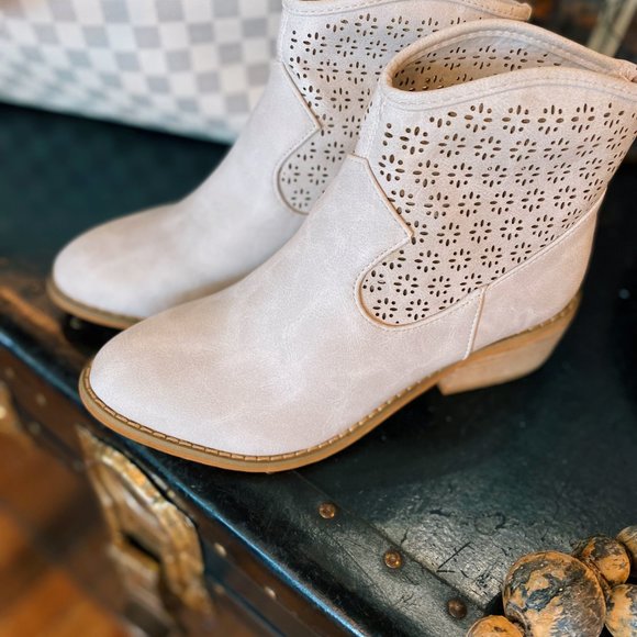 Corkys Harvest Cut Out Bootie-Off White - Picture 2 of 2